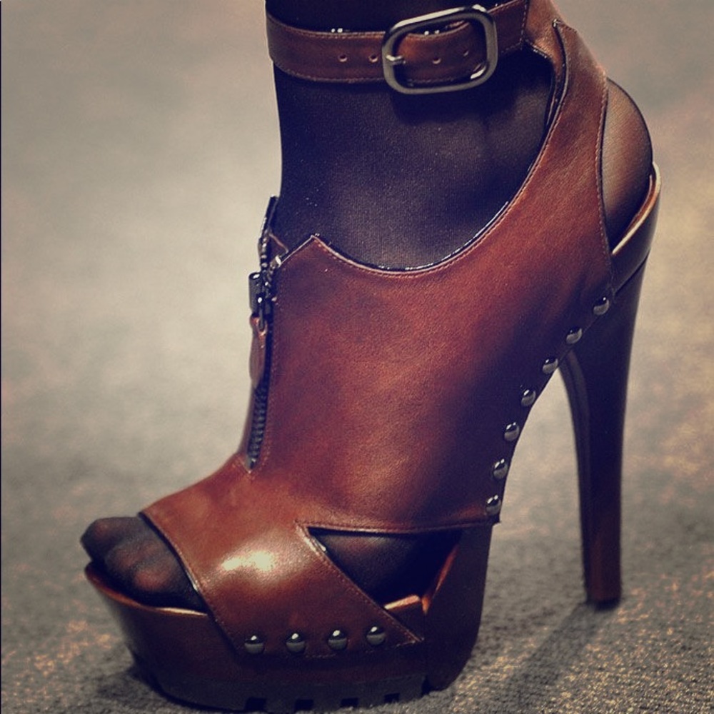 36 1/2 Donna Karan Brown leather platform 4 1/2”